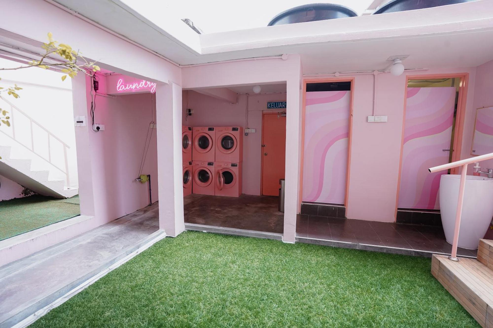 Pink Cabana Hotel George Town Exterior foto