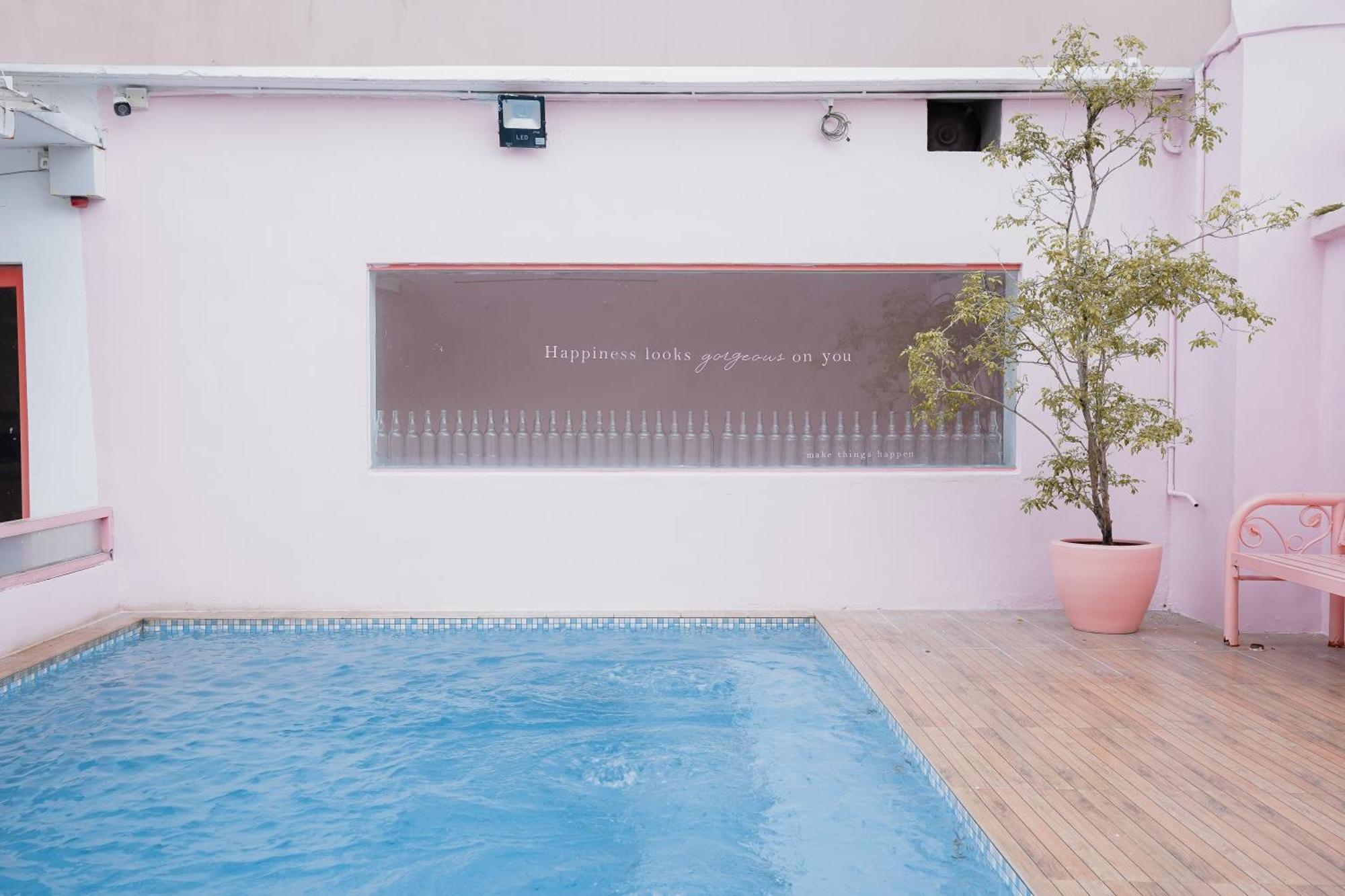 Pink Cabana Hotel George Town Exterior foto